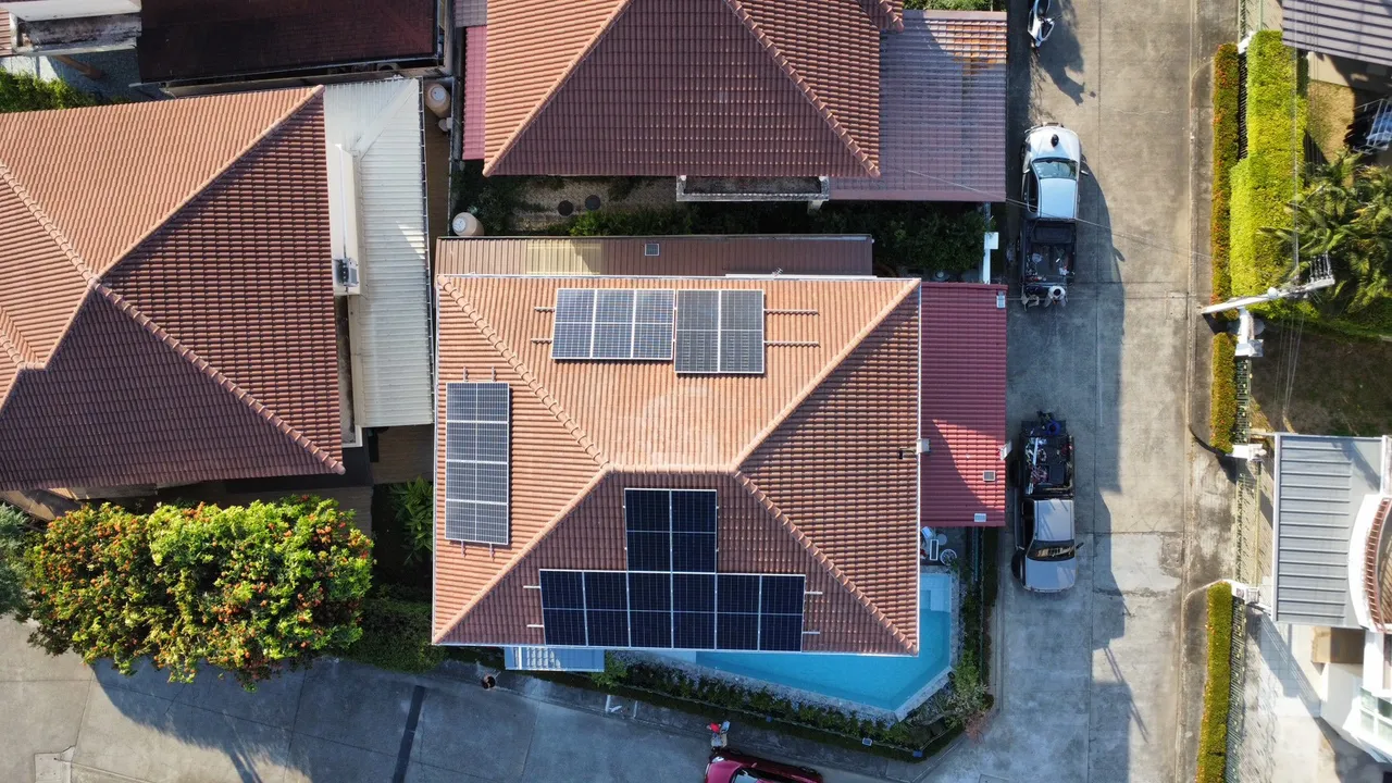 คุณชิตกวี จำรัสโรมรัน เดิมลูกค้าติด 3kW เพิ่มแผง2แผง ติดตั้งเพิ่ม 5kW 1P (เชียงใหม่)
