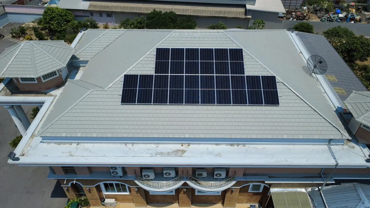 คุณกฤตเมธ เกียรติกุลวัฒนา SigenStor 10kW 3P Batt 10kW (กทม.)