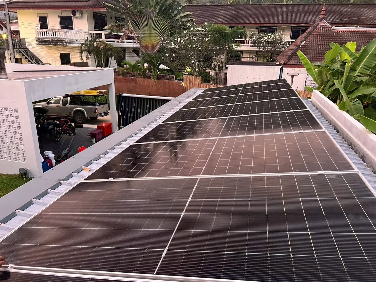 คุณคทา พงศ์ฉบับนภา เพิ่มแผง 5kW (8แผง) เพิ่มBatt 7kW (เกาะสมุย สุราษฎร์ธานี)