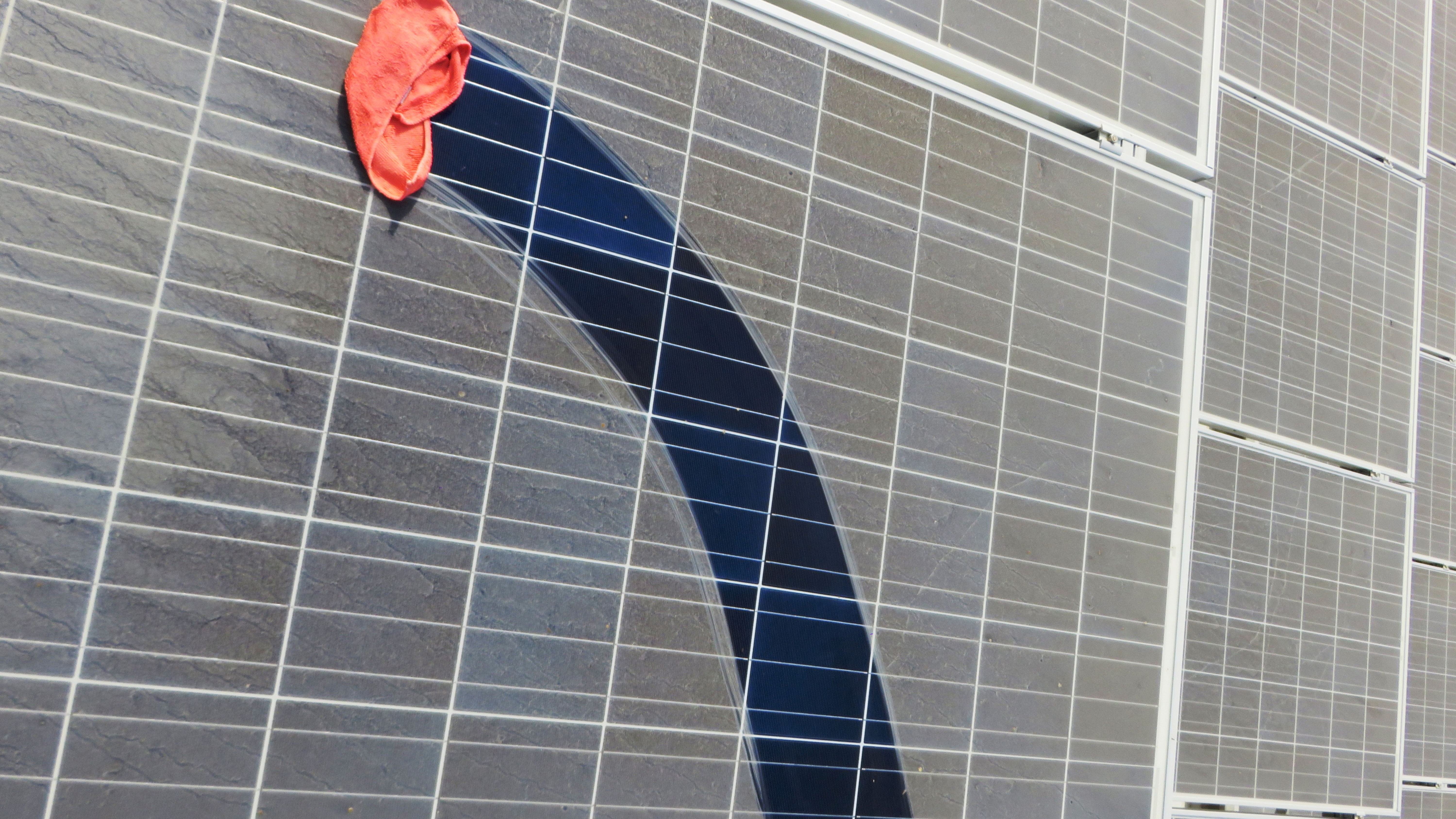washing-solar-cell-panel - ล้างแผง